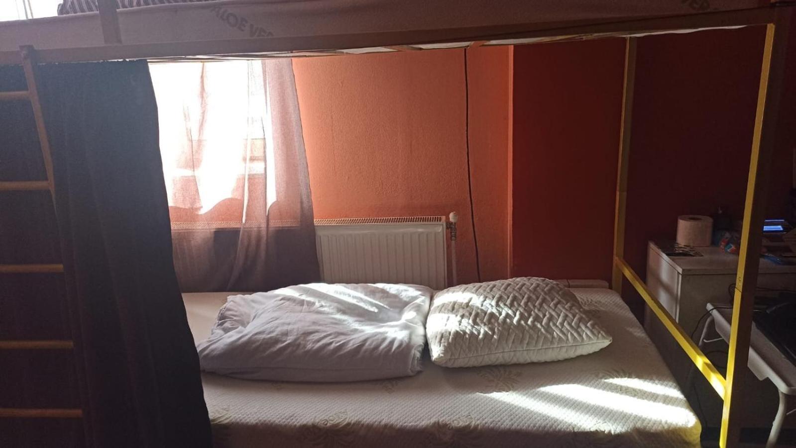 Newborn Center Hostel All Day Free Coffee Pristina Eksteriør billede