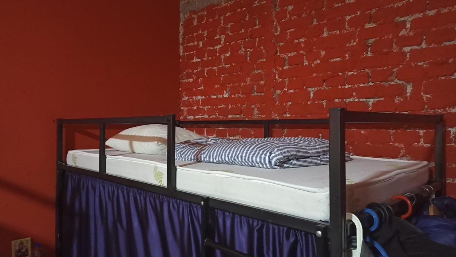 Newborn Center Hostel All Day Free Coffee Pristina Eksteriør billede
