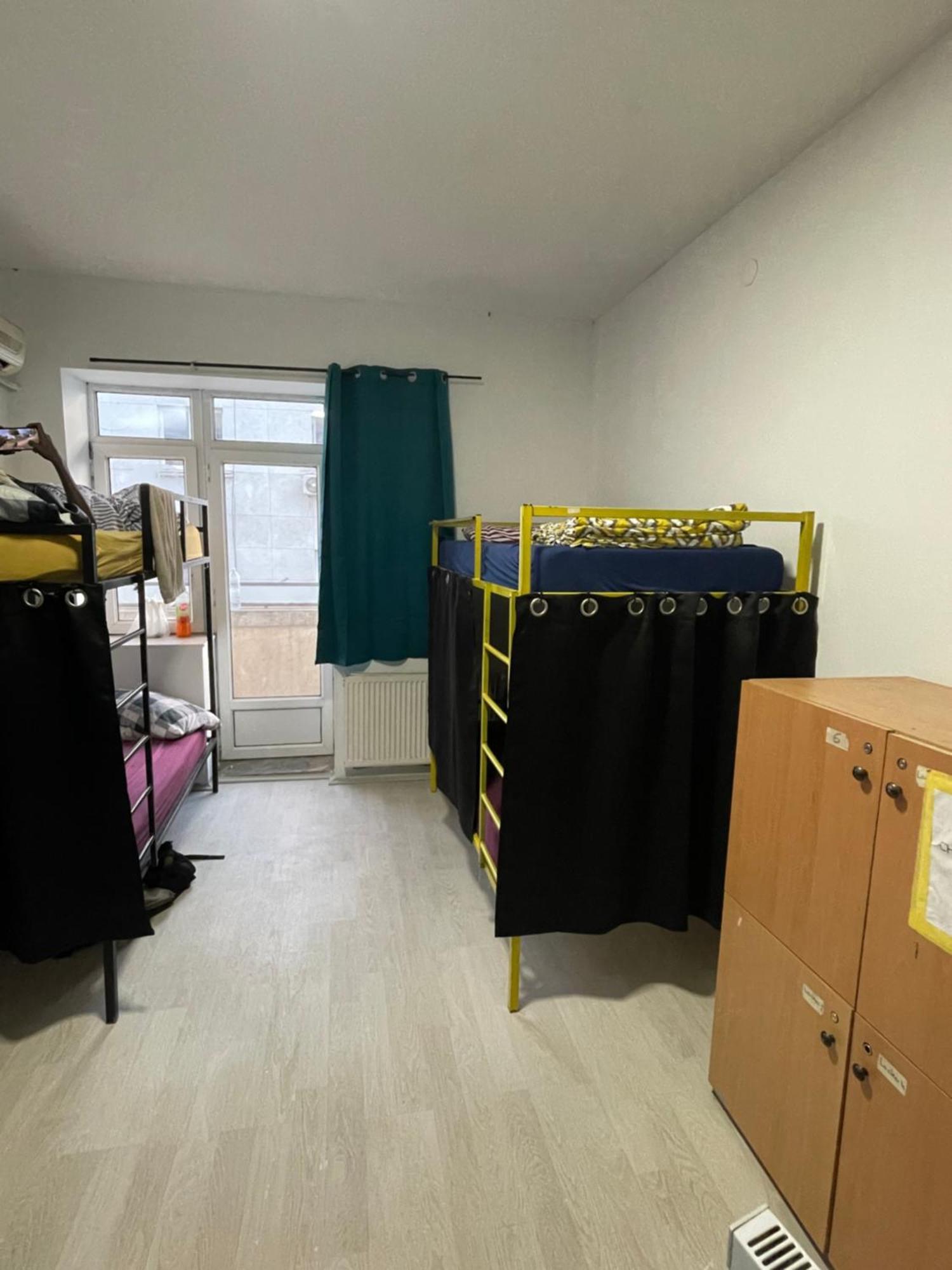Newborn Center Hostel All Day Free Coffee Pristina Eksteriør billede