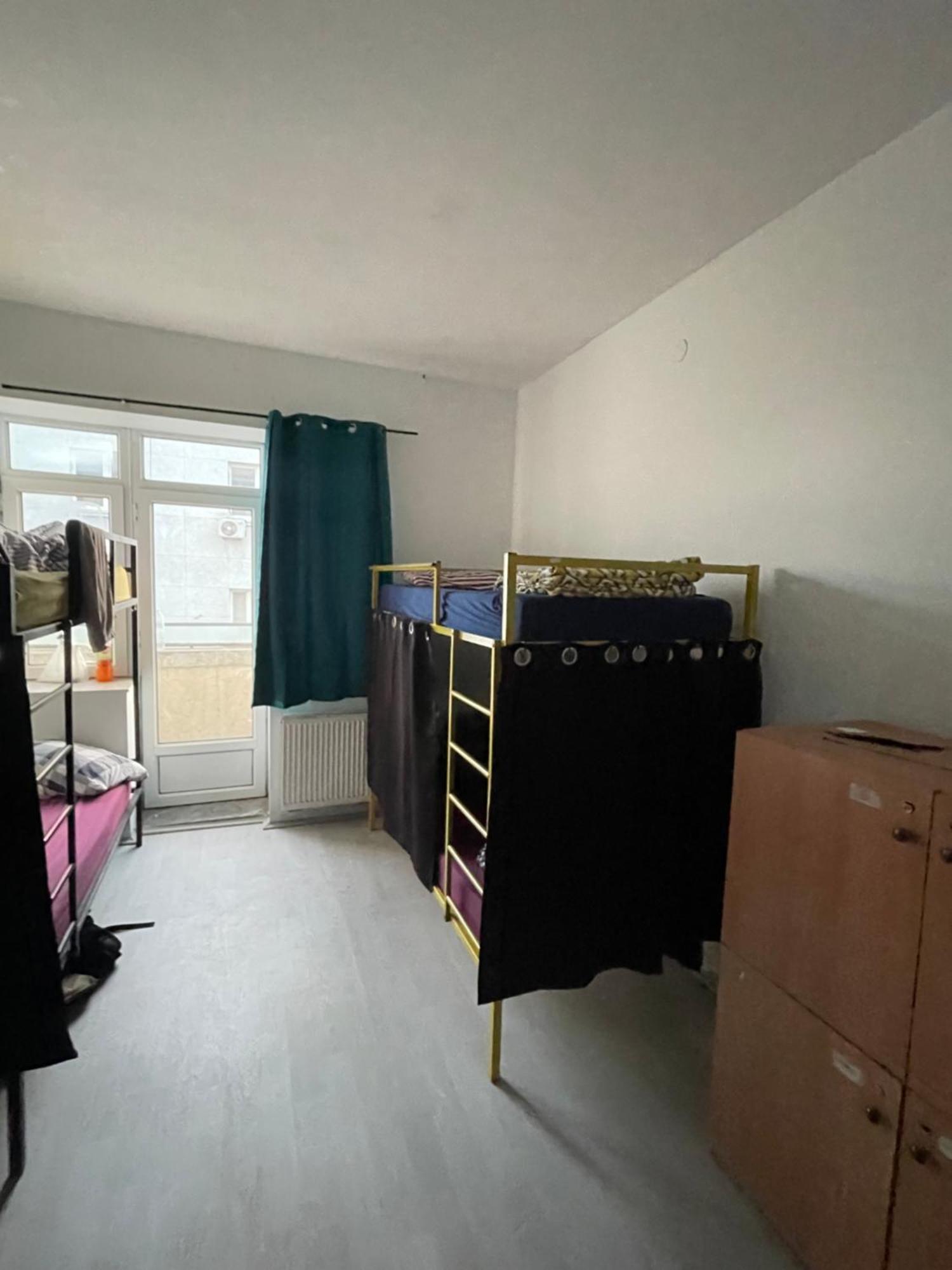 Newborn Center Hostel All Day Free Coffee Pristina Eksteriør billede